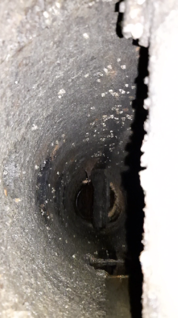 Binnenkant crossover met Ultrasoon Antifouling systeem.